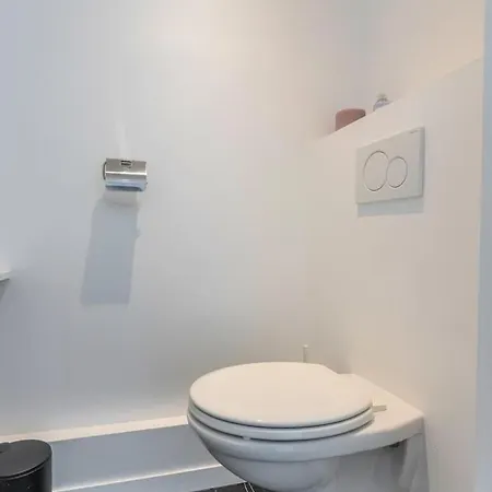 Attractive One-bedroom Flat In The Centre *